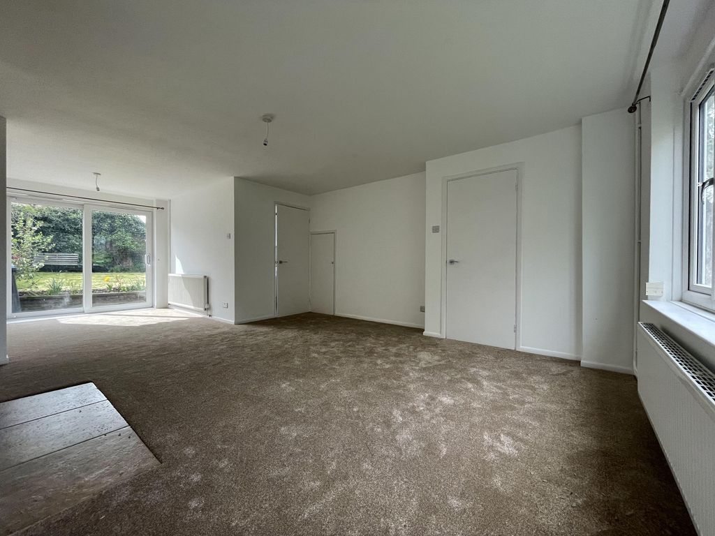 Property photo 3 of 8 Living Room