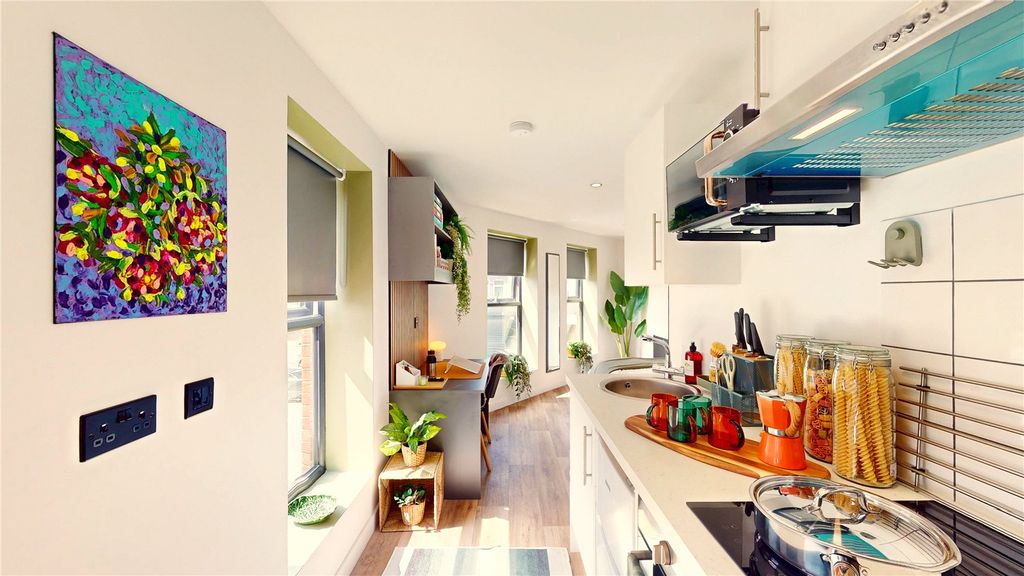 Property photo 2 of 3 Picture No. 17