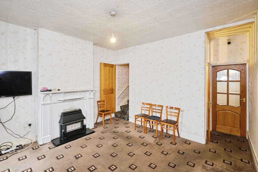 Property photo 3 of 15 Pbox-Img.Jpg