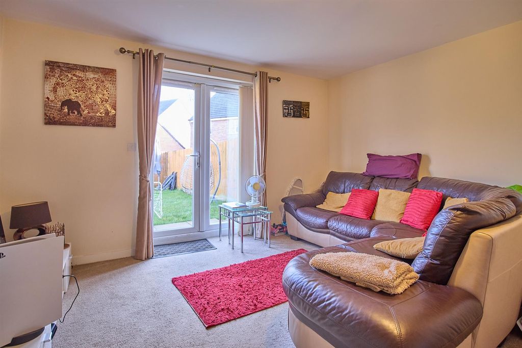 Property photo 3 of 10 Lounge/Dining Room To Rear