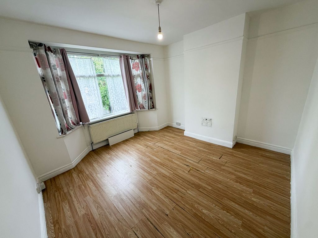 Property photo 2 of 11 Springfield Drive Ig2