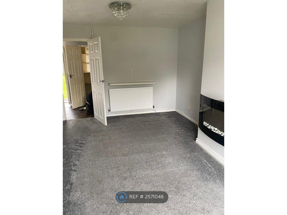 Property photo 1 of 6 Living Room