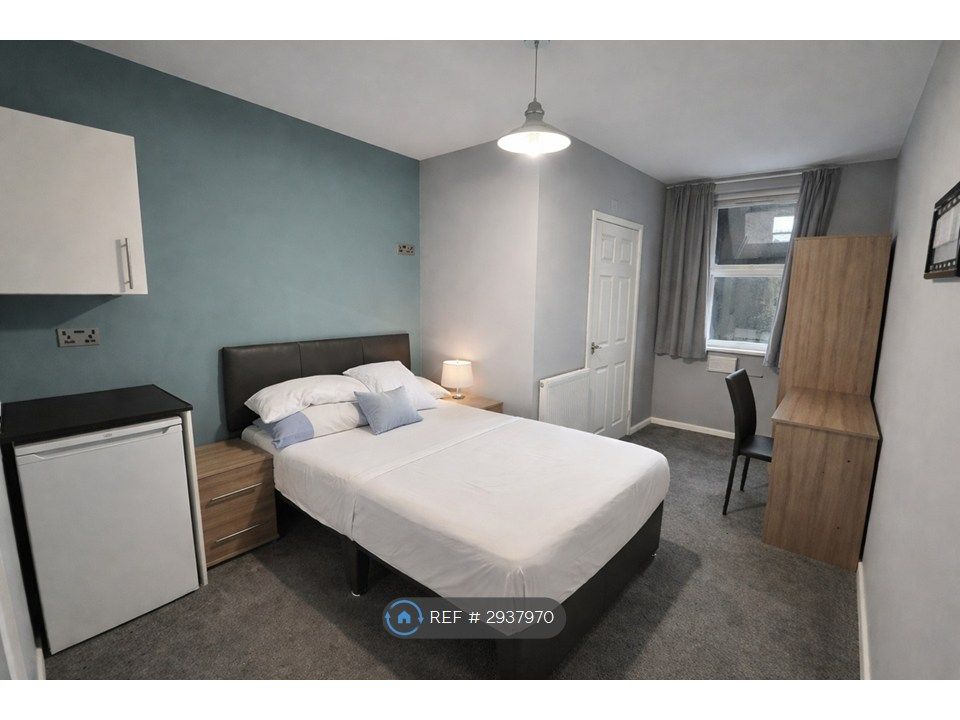 Property photo 3 of 12