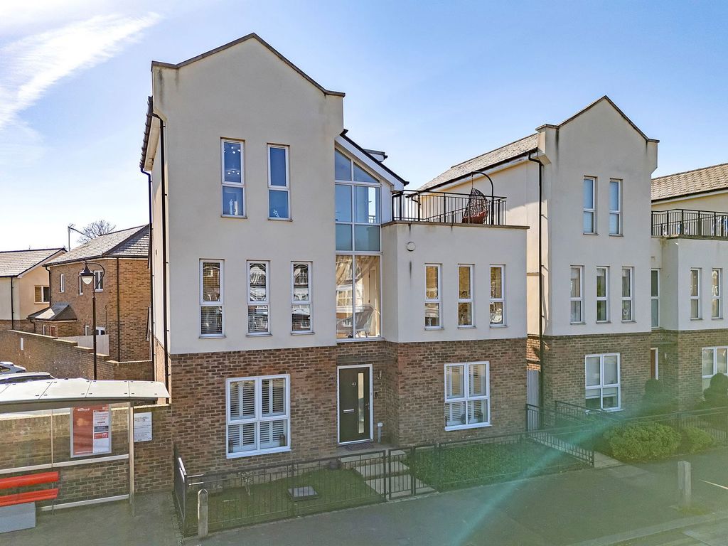 Property photo 2 of 51
