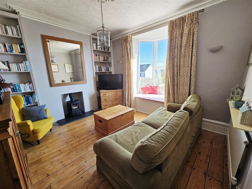 Property photo 2 of 36 Living Room