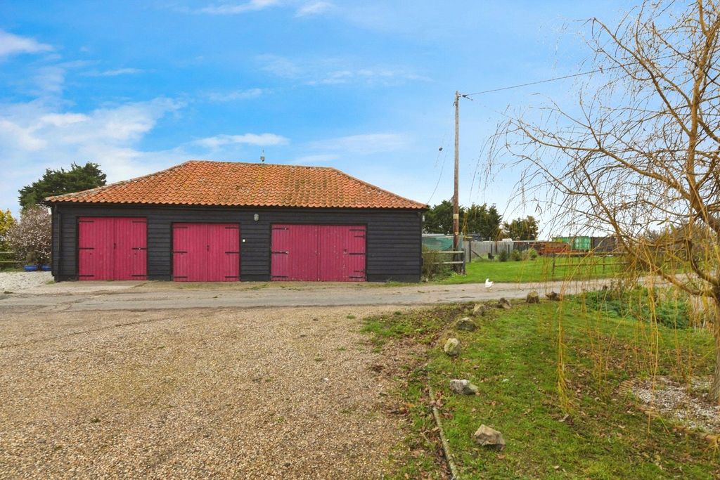 Property photo 3 of 24 Pbox-Img.Jpg