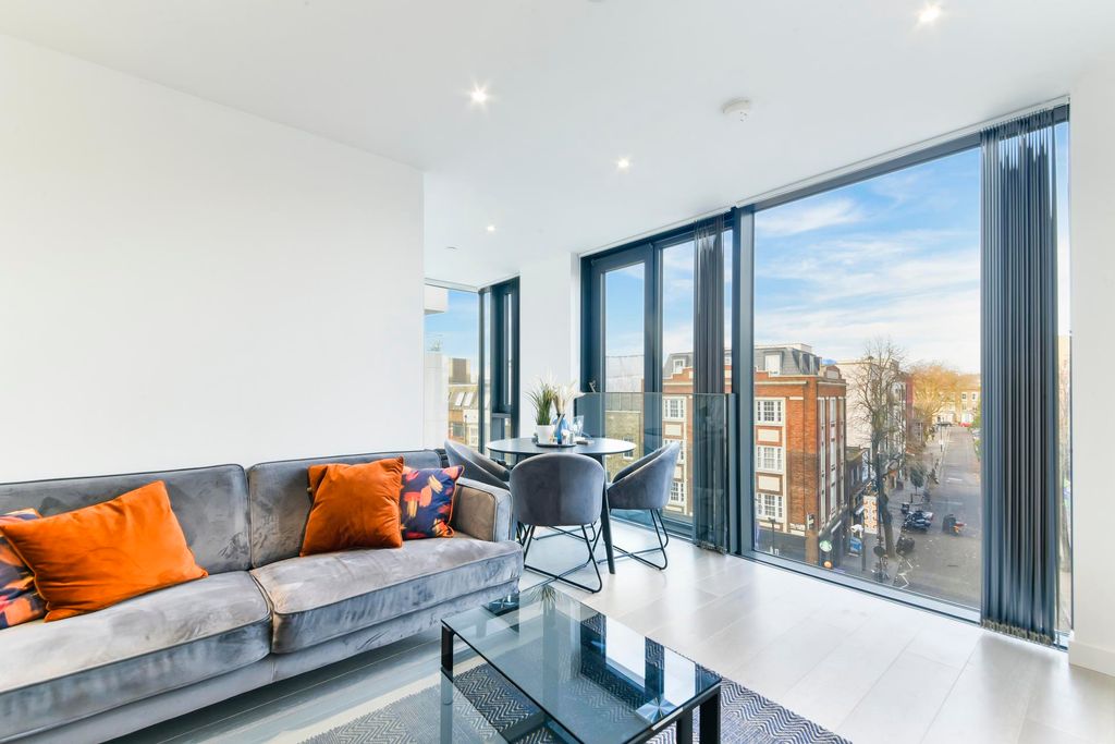 Property photo 1 of 6