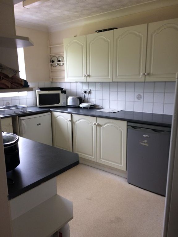 Property photo 3 of 11 Kitchen 2