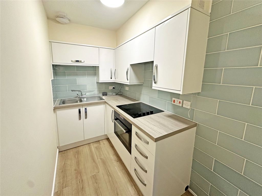 Property photo 2 of 8 Picture 2