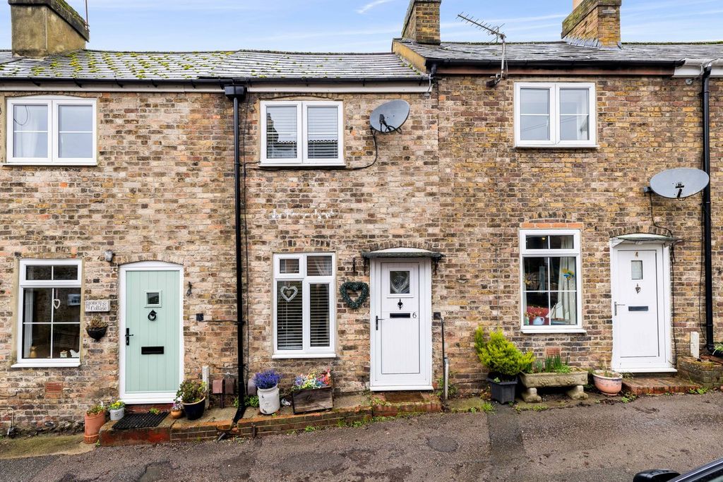 Property photo 1 of 12