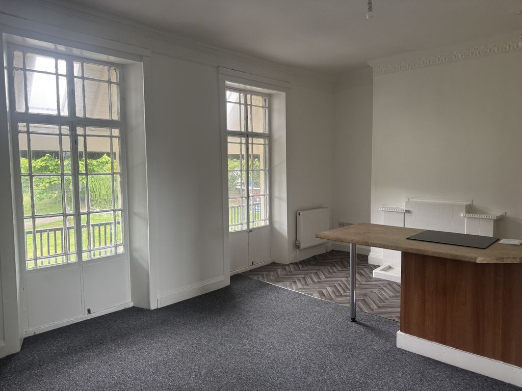 Property photo 2 of 6