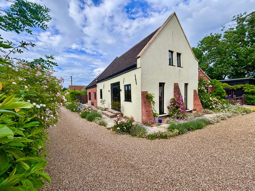 Property photo 1 of 51
