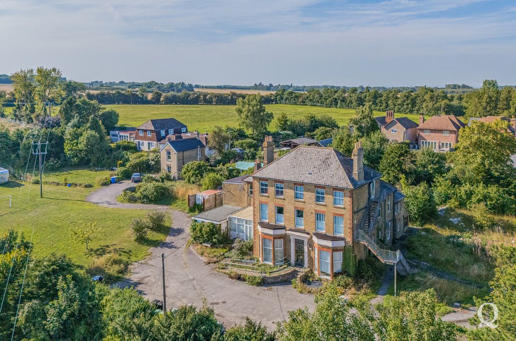 Property photo 1 of 48 Aa53603E-5671-4E5...