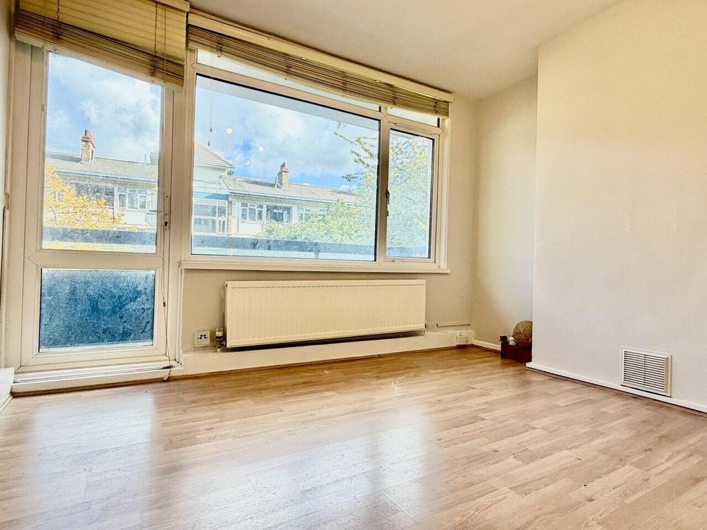 Property photo 2 of 12 Living Room
