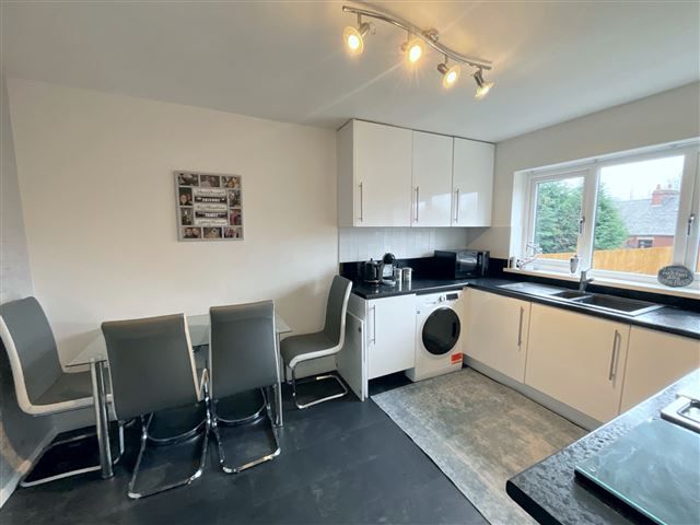 Property photo 3 of 21 Dining/Kitchen