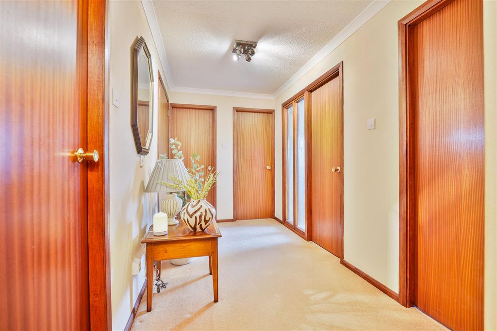 Property photo 3 of 21
