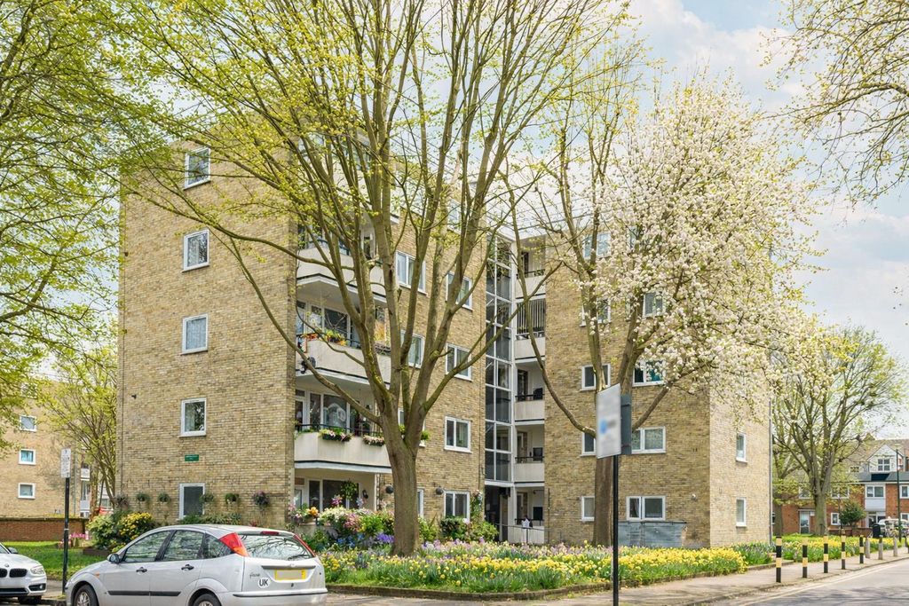 Property photo 1 of 12 Highbury Quadrant3To172.Jpg