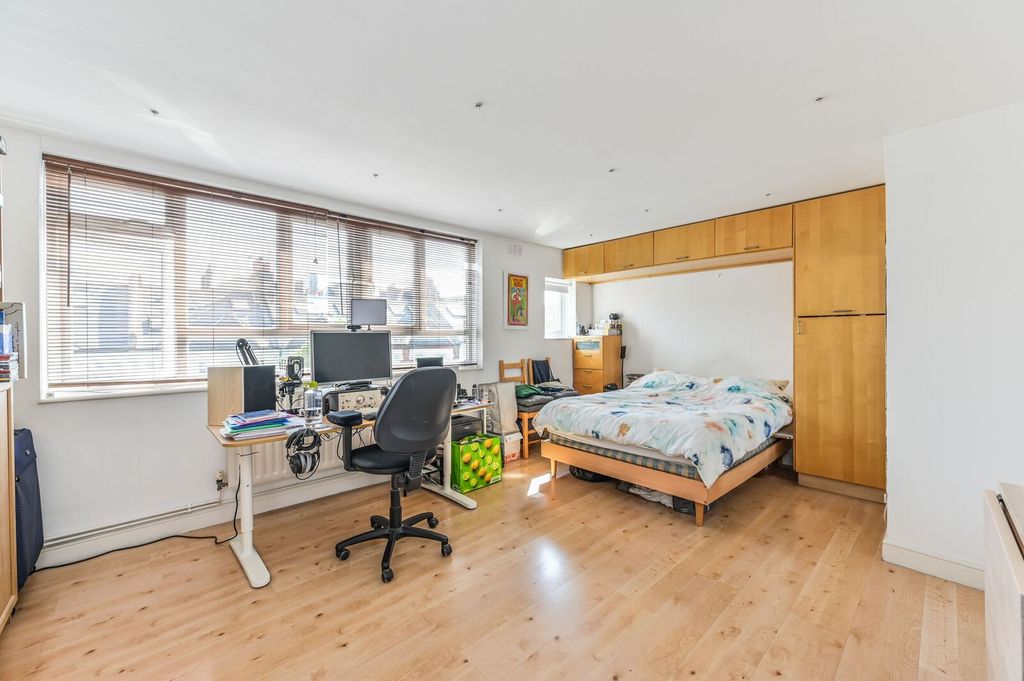 Property photo 2 of 7