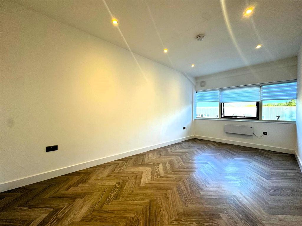 Property photo 2 of 8 Whatsapp Image 2025-04-09 At 17.38.53_82969441.Jpg