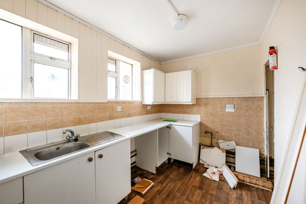 Property photo 1 of 12 Picture No. 02