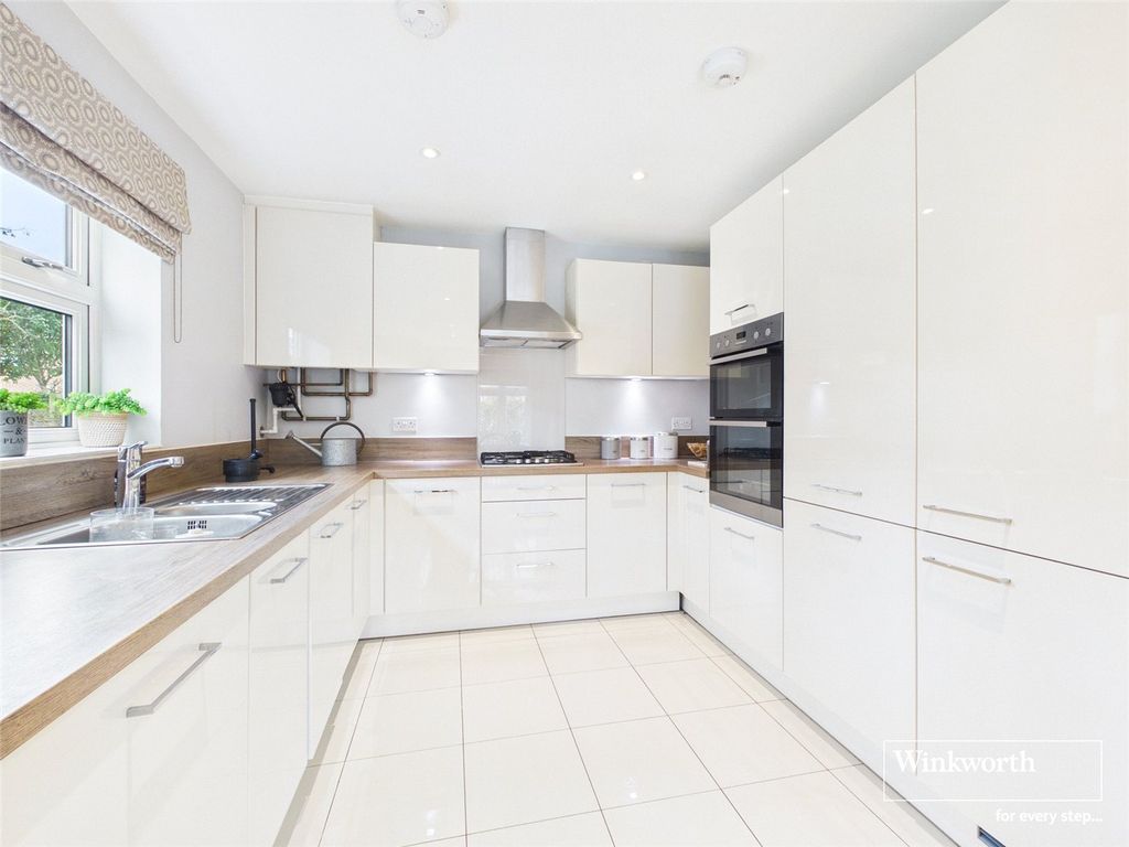 Property photo 2 of 18 Picture No. 28