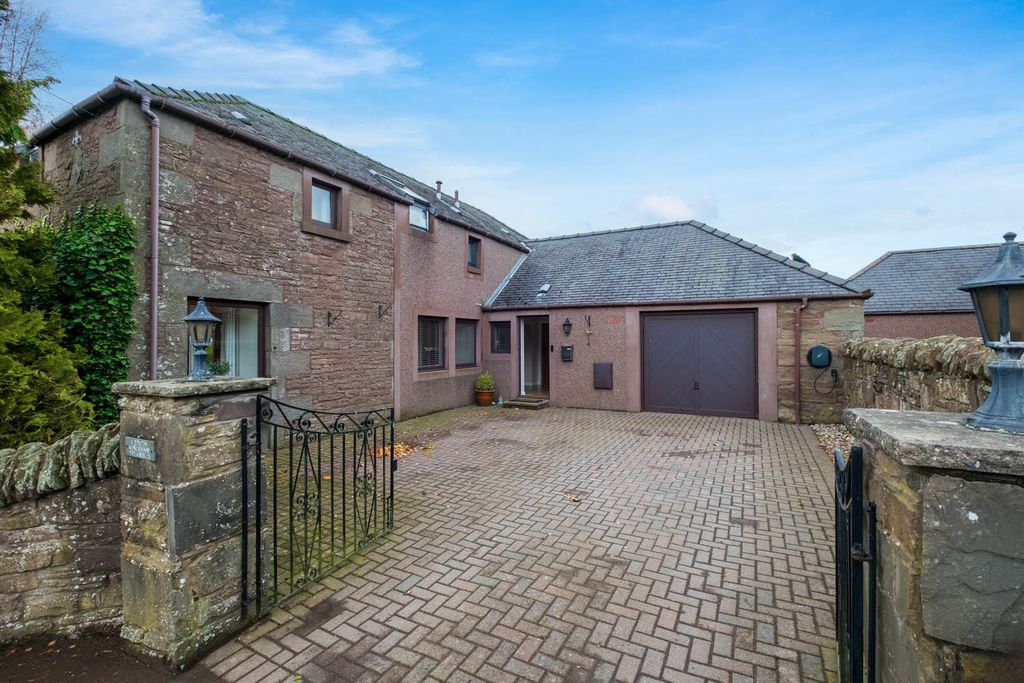 Property photo 2 of 75