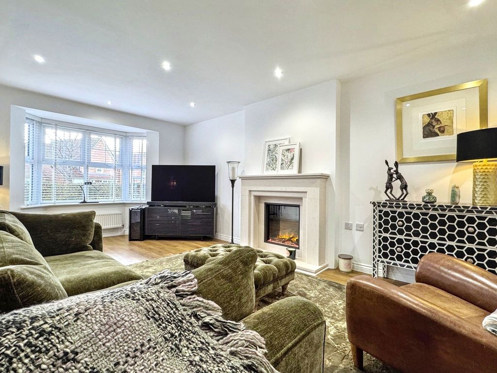 Property photo 3 of 31