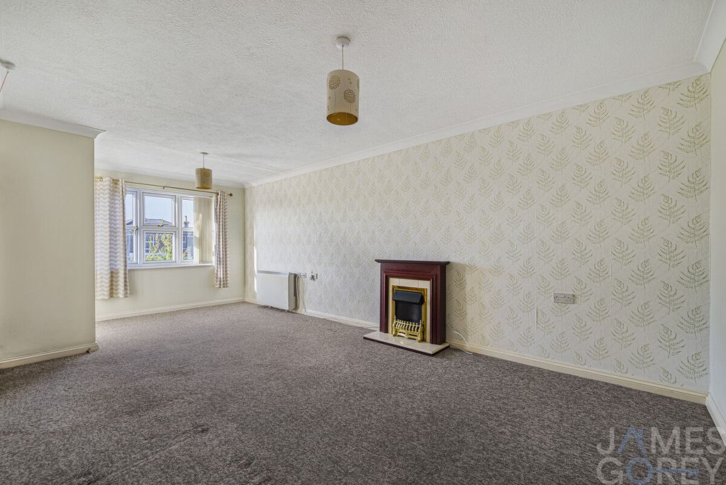 Property photo 2 of 9