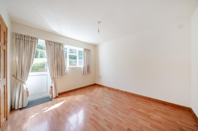 Property photo 3 of 19 Dining Area