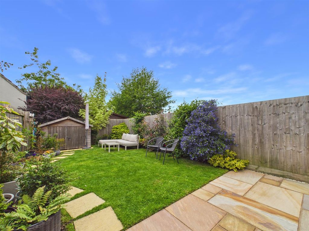 Property photo 3 of 15 Garden