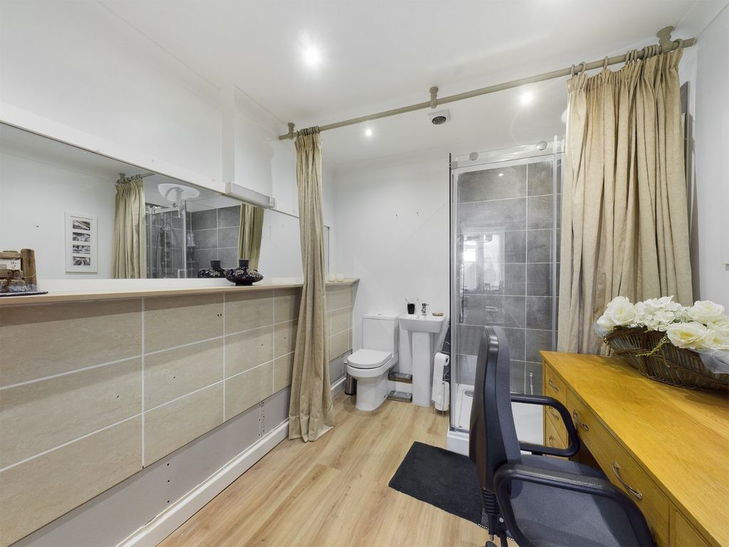 Additional image 7 of 2 bed flat for saleDorset House, 1 Marine Parade, Clevedon, North Somerset BS21