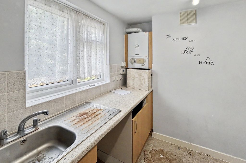Property photo 3 of 17 Flat B, 78 Poplar Road, Herne Hill, London, Se24 0Bp