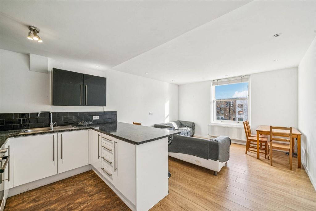 Property photo 3 of 12 4.Jpg