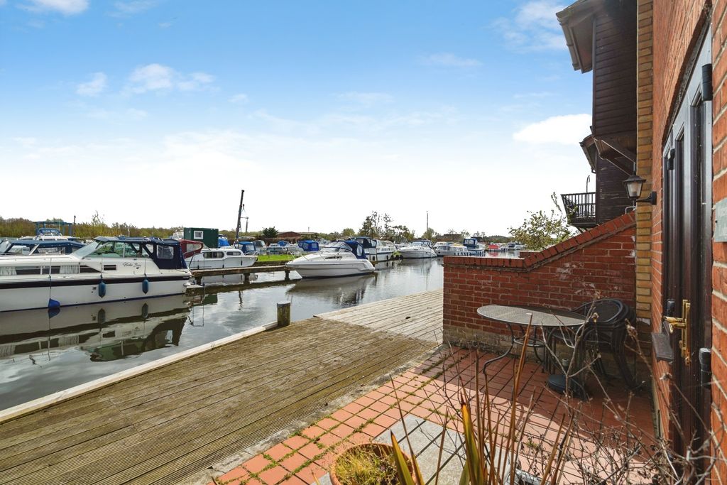 Property photo 2 of 19 Pbox-Img.Jpg