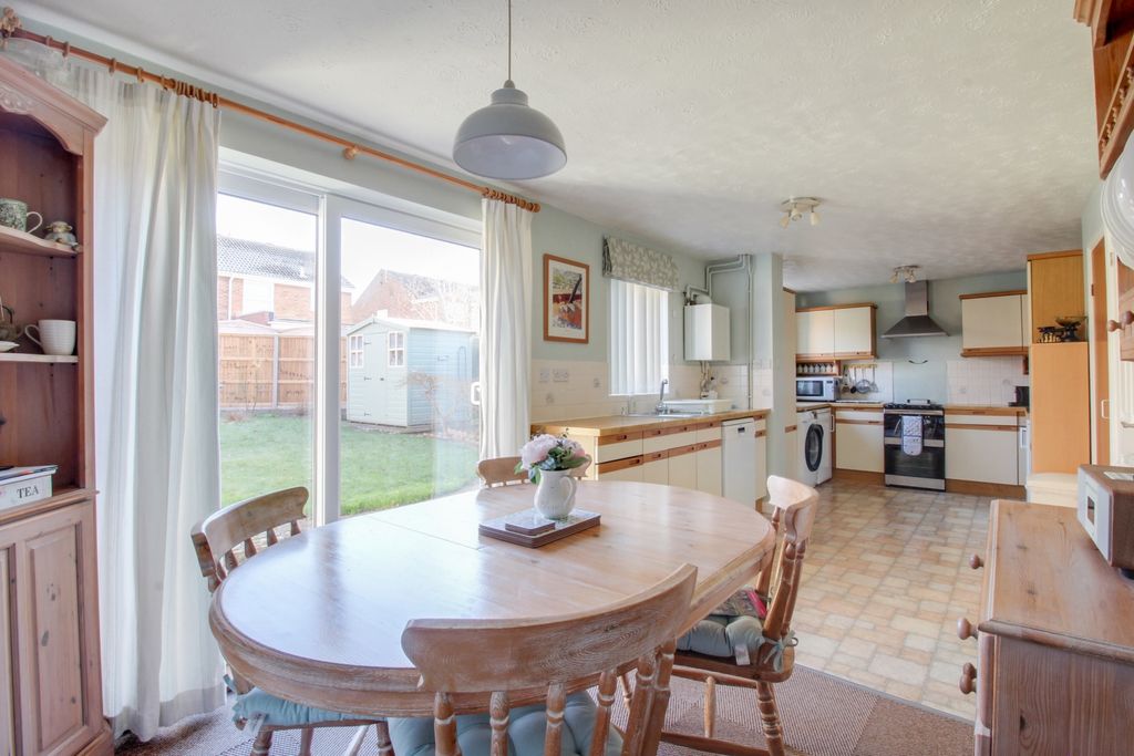 Property photo 2 of 13 Kitchen Diner
