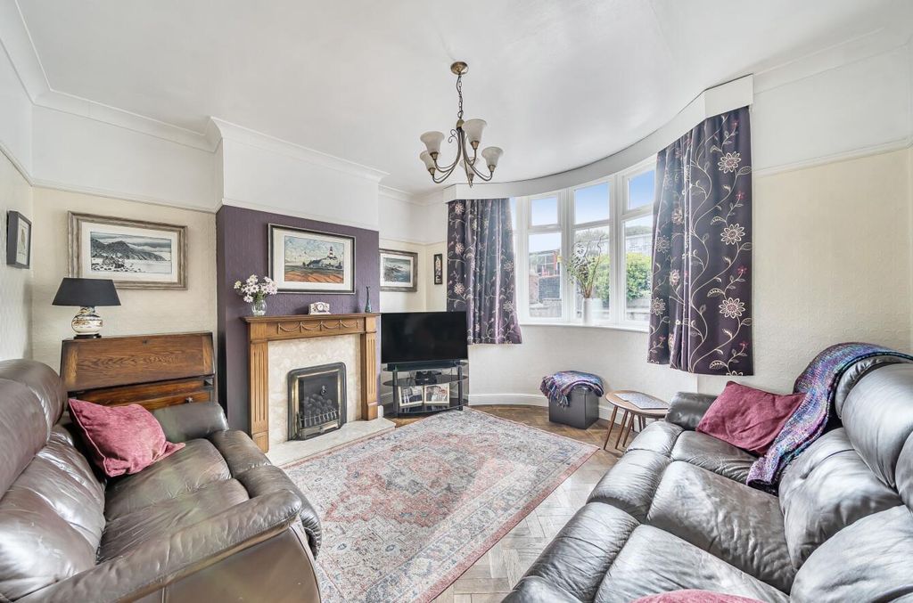 Property photo 2 of 25 1361186-9-68Dd20787E786.Jpg