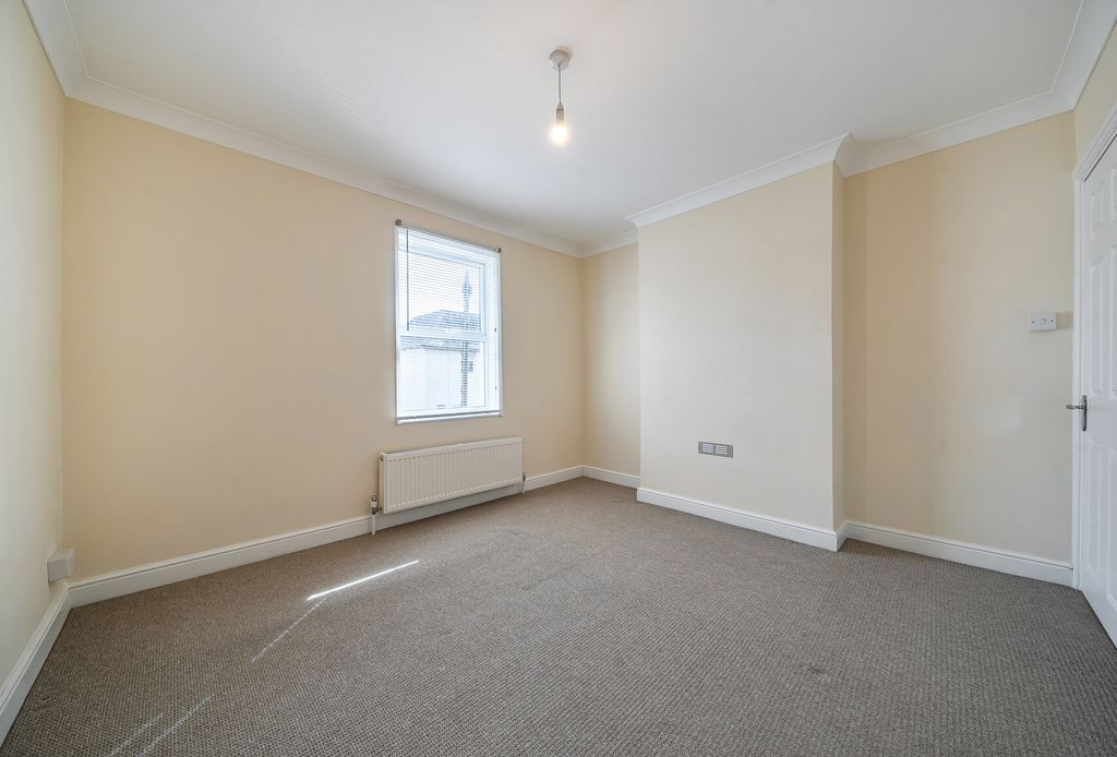 Property photo 2 of 14 1439605-9-69d8E6F...