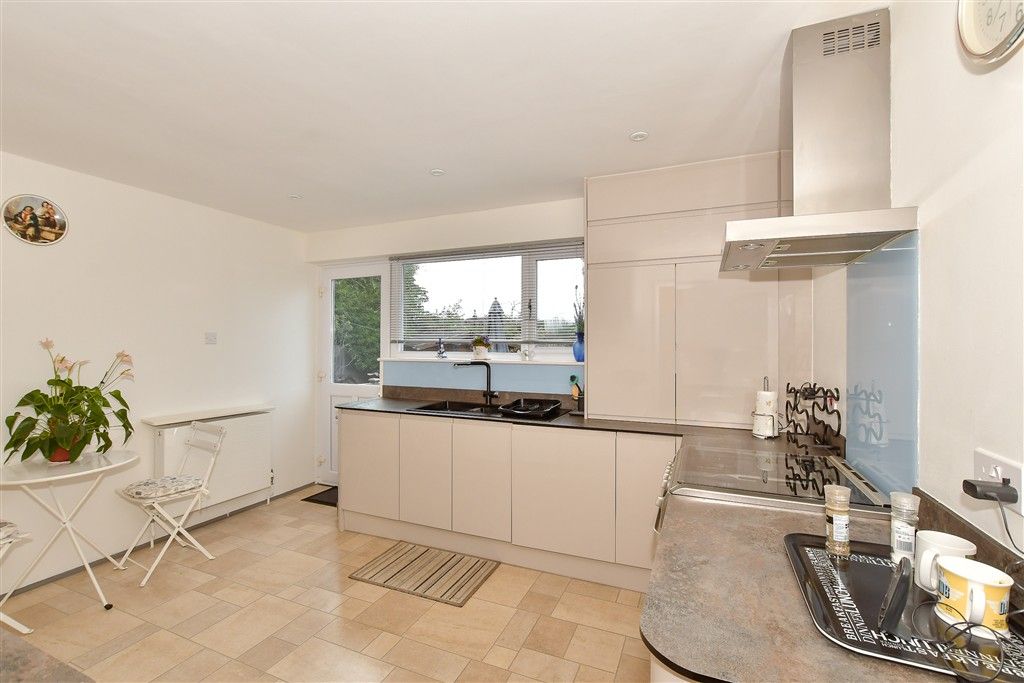 Property photo 2 of 16 Kitchen