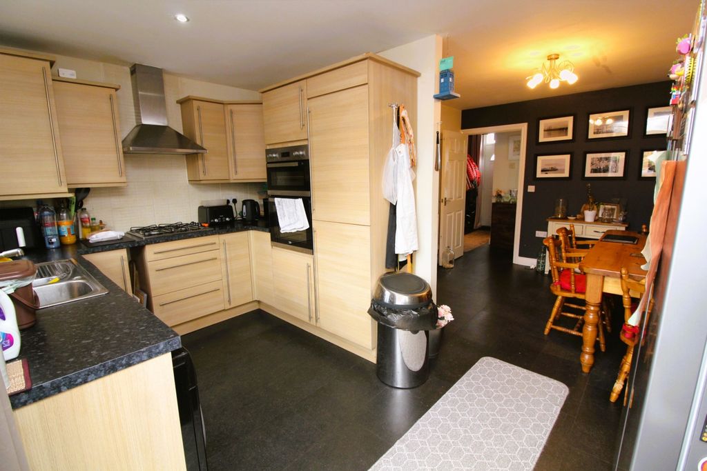 Property photo 3 of 30 Img_0859