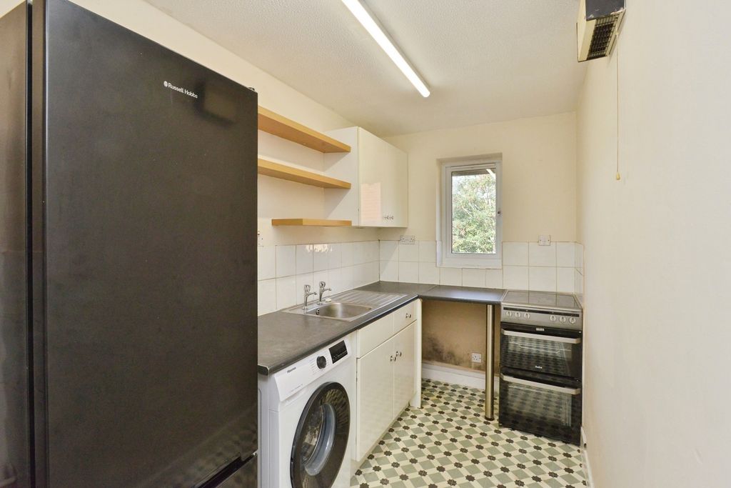 Property photo 2 of 16 Photo