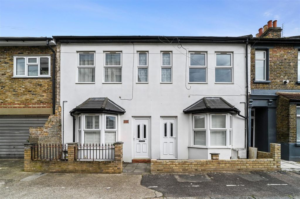 Property photo 1 of 14 Main