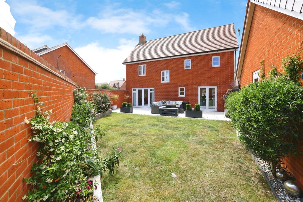 Property photo 3 of 17