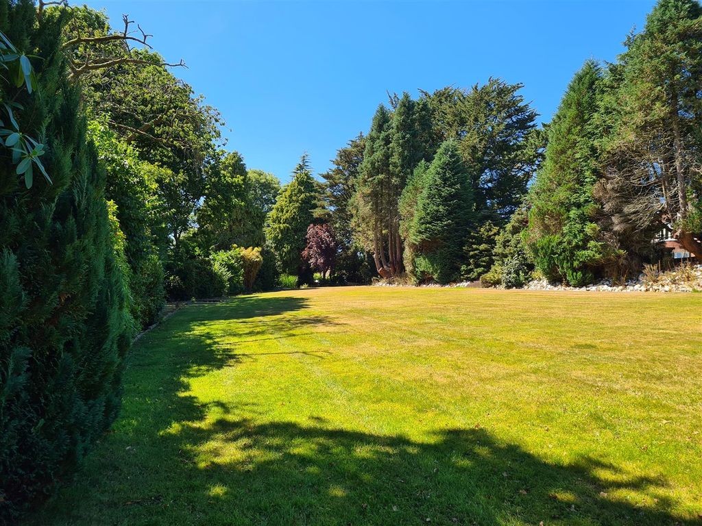 Property photo 2 of 12
