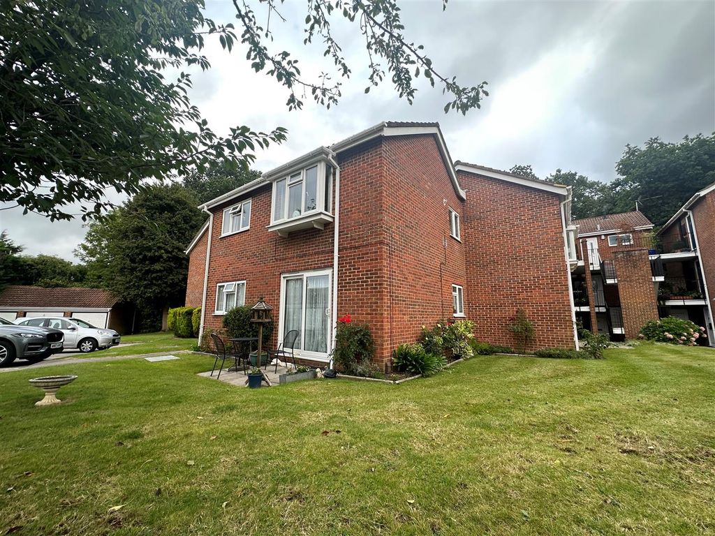 Property photo 1 of 7 Coopers Estate Agents