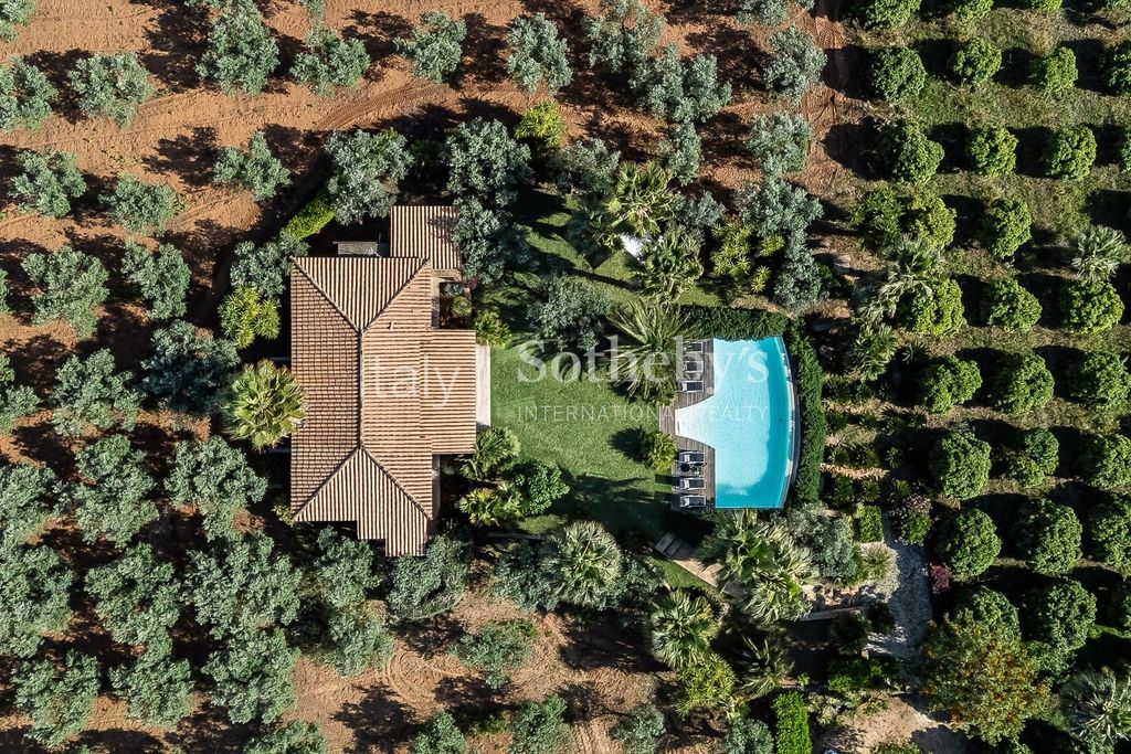 Property photo 2 of 32