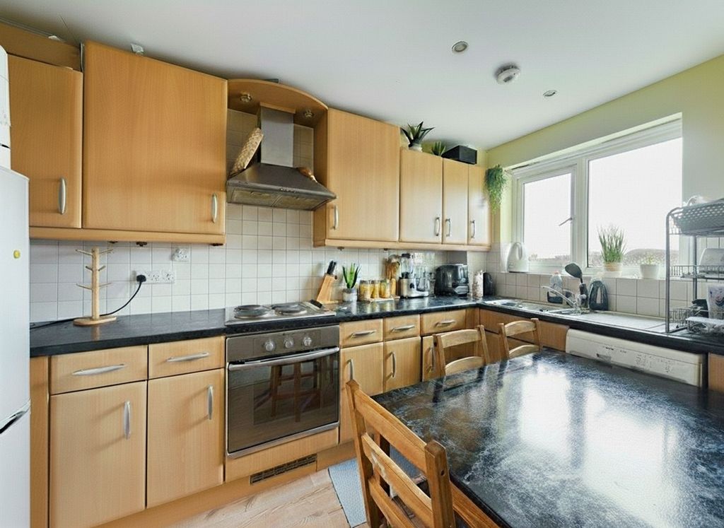 Property photo 3 of 6