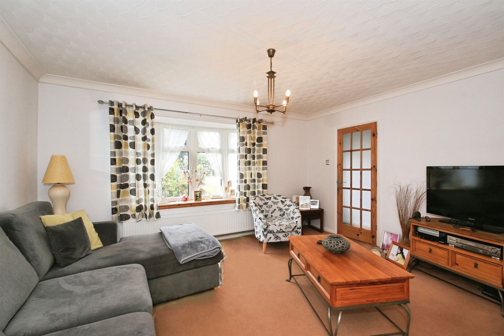 Property photo 2 of 20