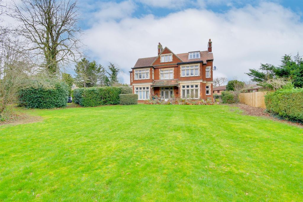 Property photo 2 of 13 Img_2973-Img_2975.Jpg