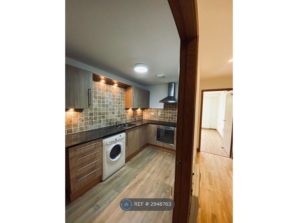 Property photo 3 of 7 Kitchen