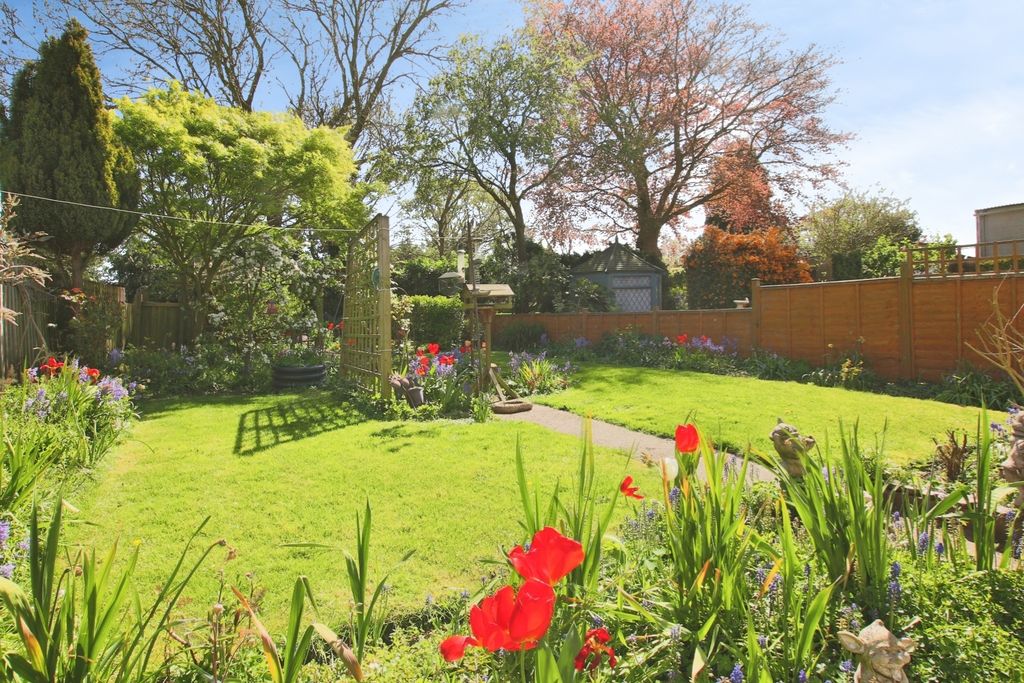 Property photo 3 of 16 5033756